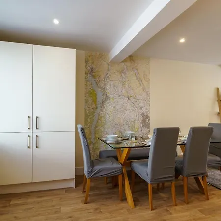 Joiners Nook - Parking With Ev Hook-up * Kendal
